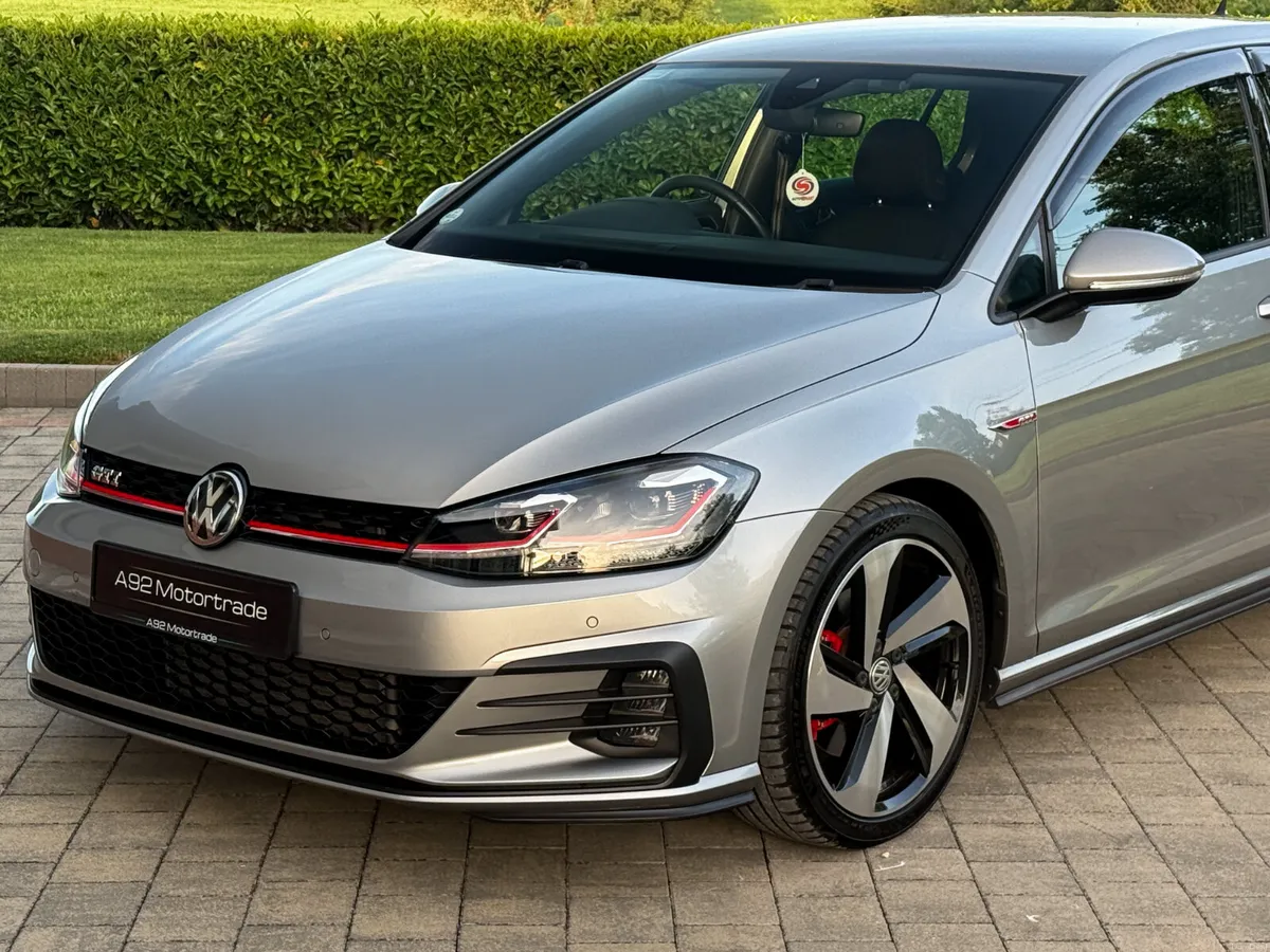 2017 Volkswagen Golf GTI - Image 4