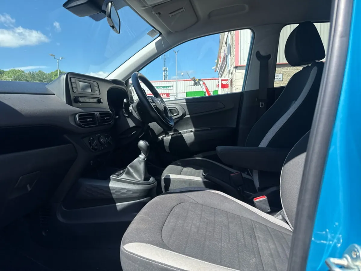 Hyundai i10 DELUXE 5DR - Image 6