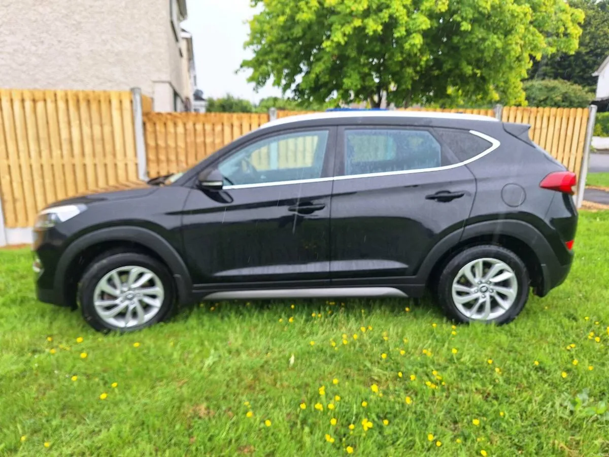 HYUNDAI TUCSON - Image 4