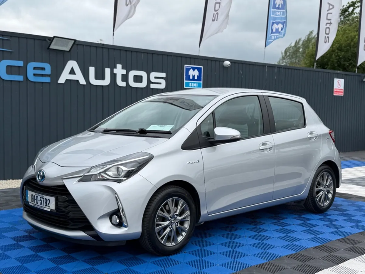 Toyota Yaris LUNA SPORT *IRISH CAR* - 1.2 PETROL H - Image 3