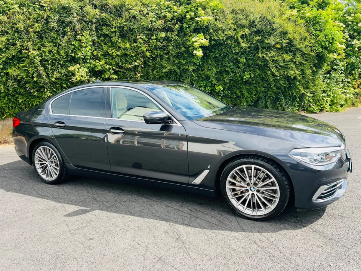 BMW 5-Series 530E LUXURY  HI - SPEC - Image 3