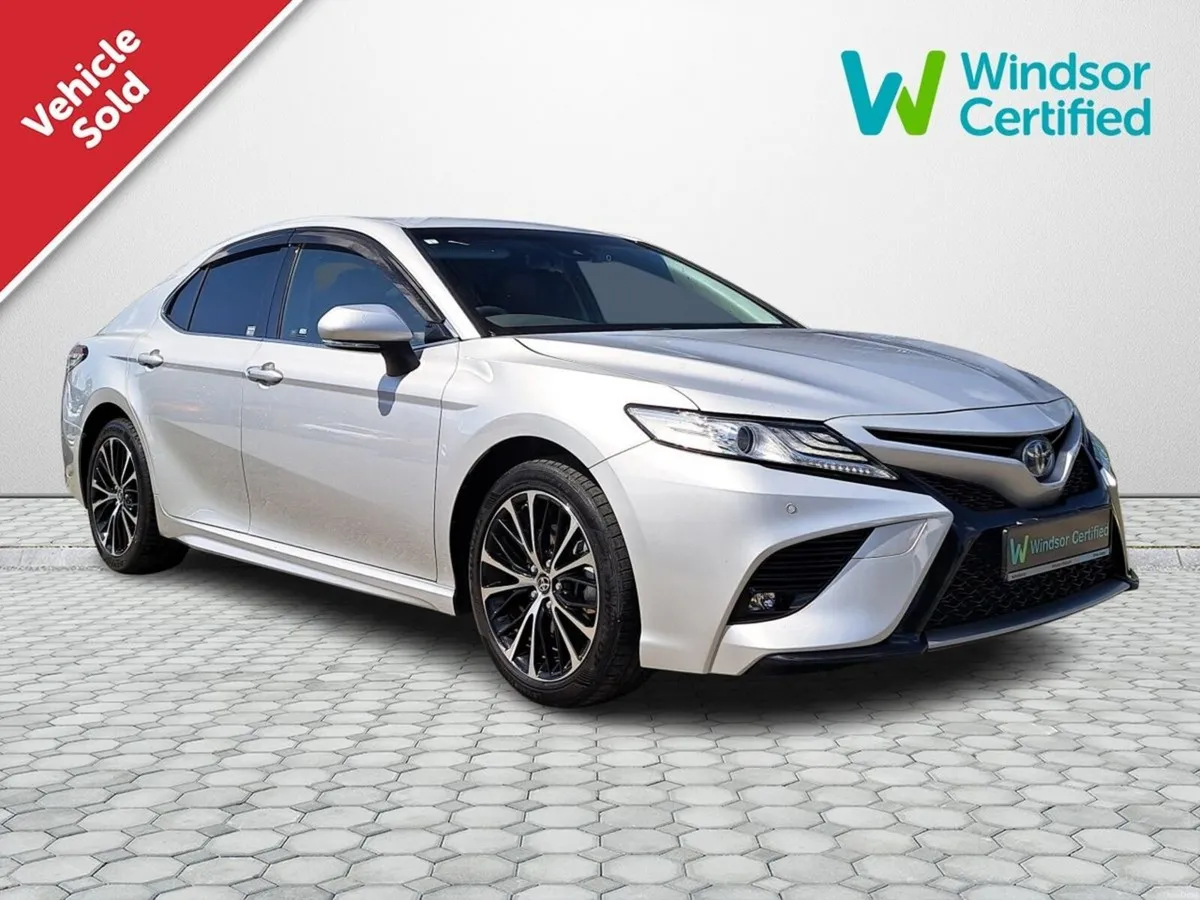 Toyota Camry HYBRID AUTO - Image 1