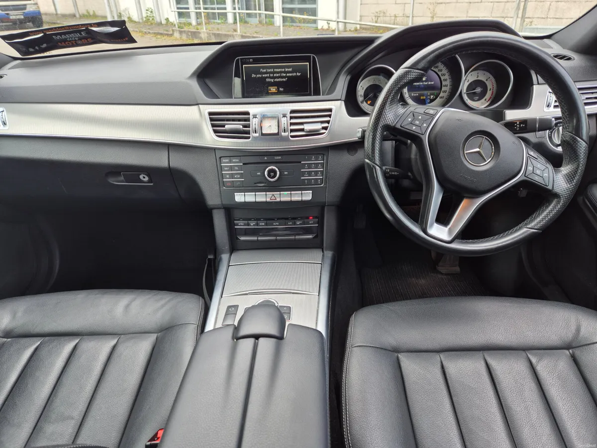 Mercedes-Benz E220 Bluetec.Diesel. Automatic RTD - Image 4