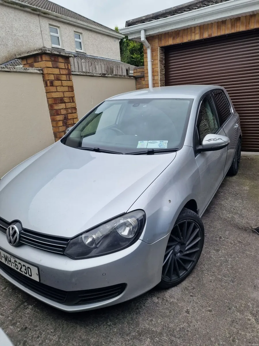 Volkswagen Golf 2011 1.6 TDI MATCH - Image 1