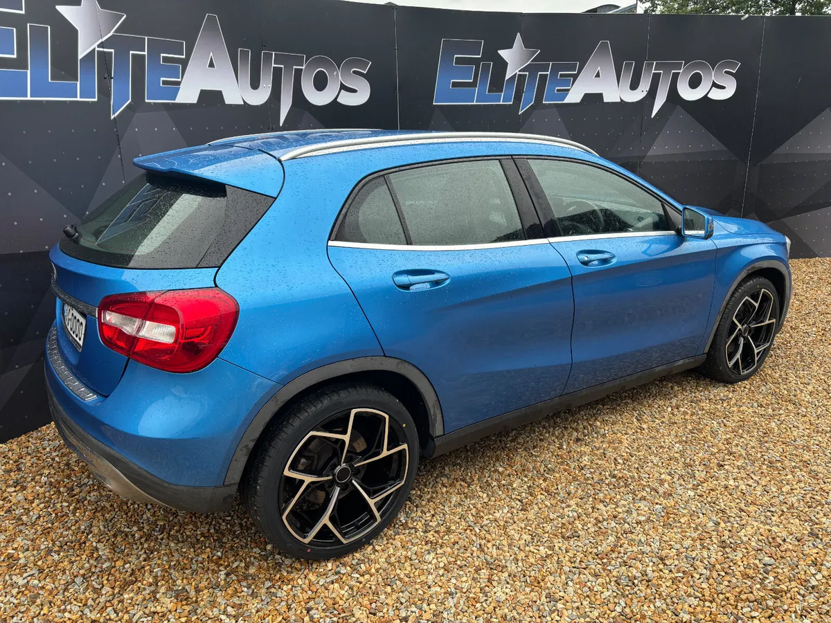 Mercedes Benz GLA180 Urban Automatic 1.6 2016 - Image 3