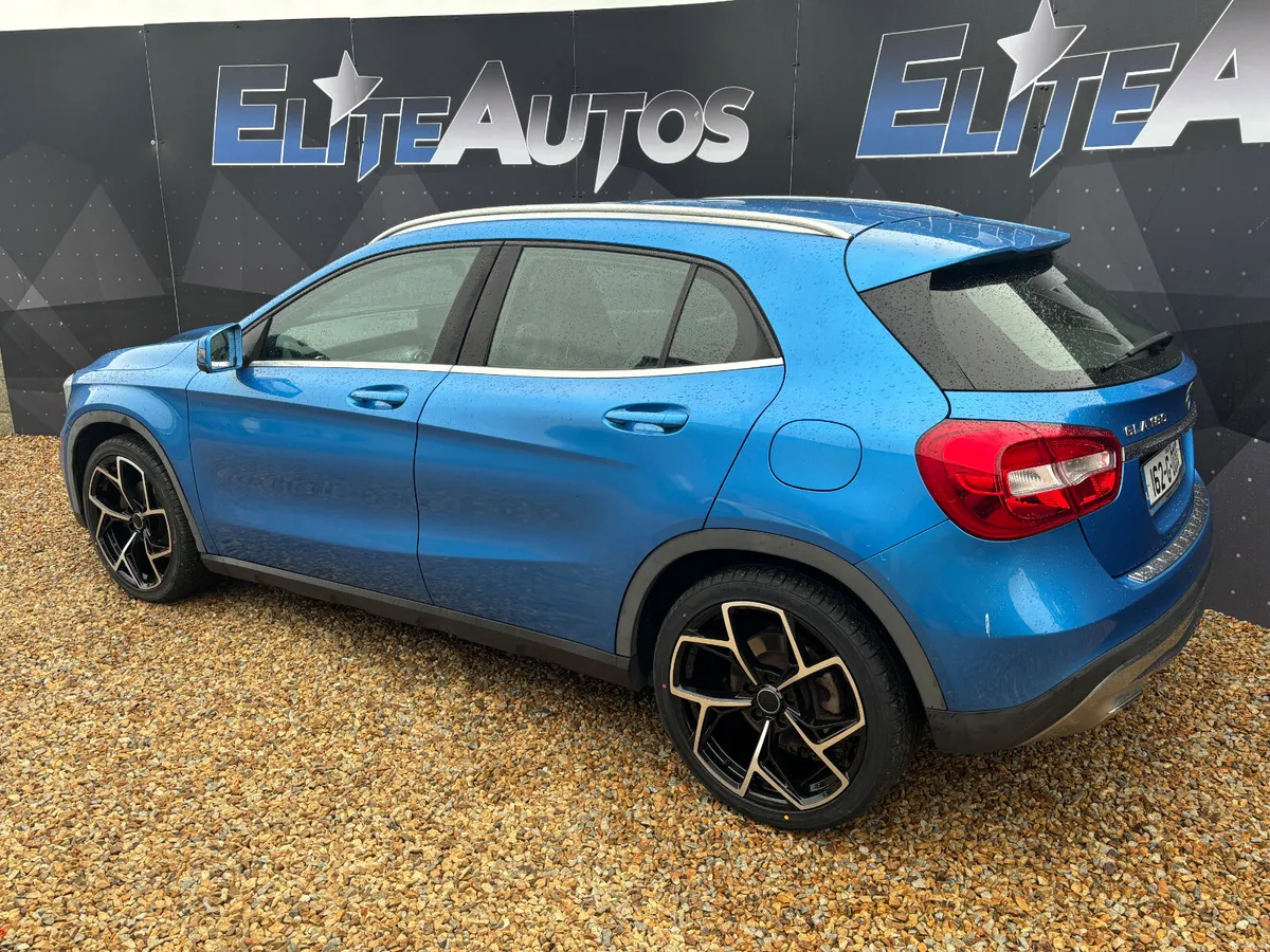 Mercedes Benz GLA180 Urban Automatic 1.6 2016 - Image 4
