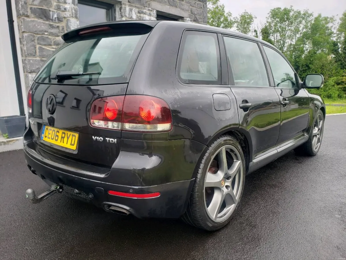 2006 VW Touareg 5L V10 Twin Turbo - Image 2