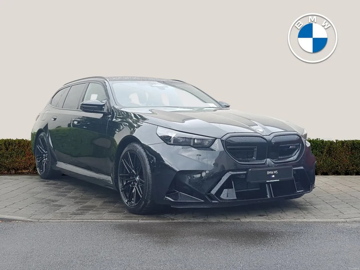 BMW M5 Touring - Image 1