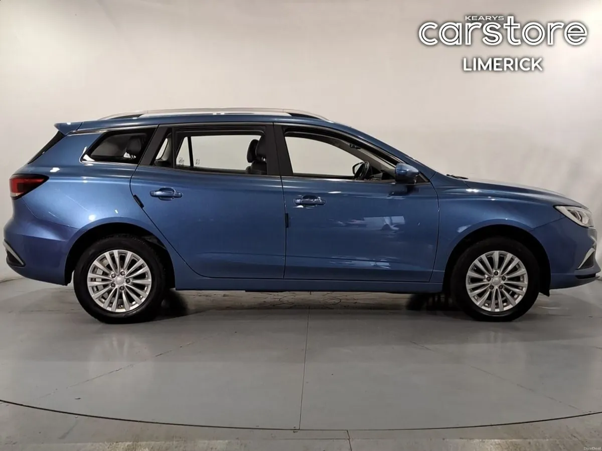 MG MG5 Exclusive EV Long Range - Image 2