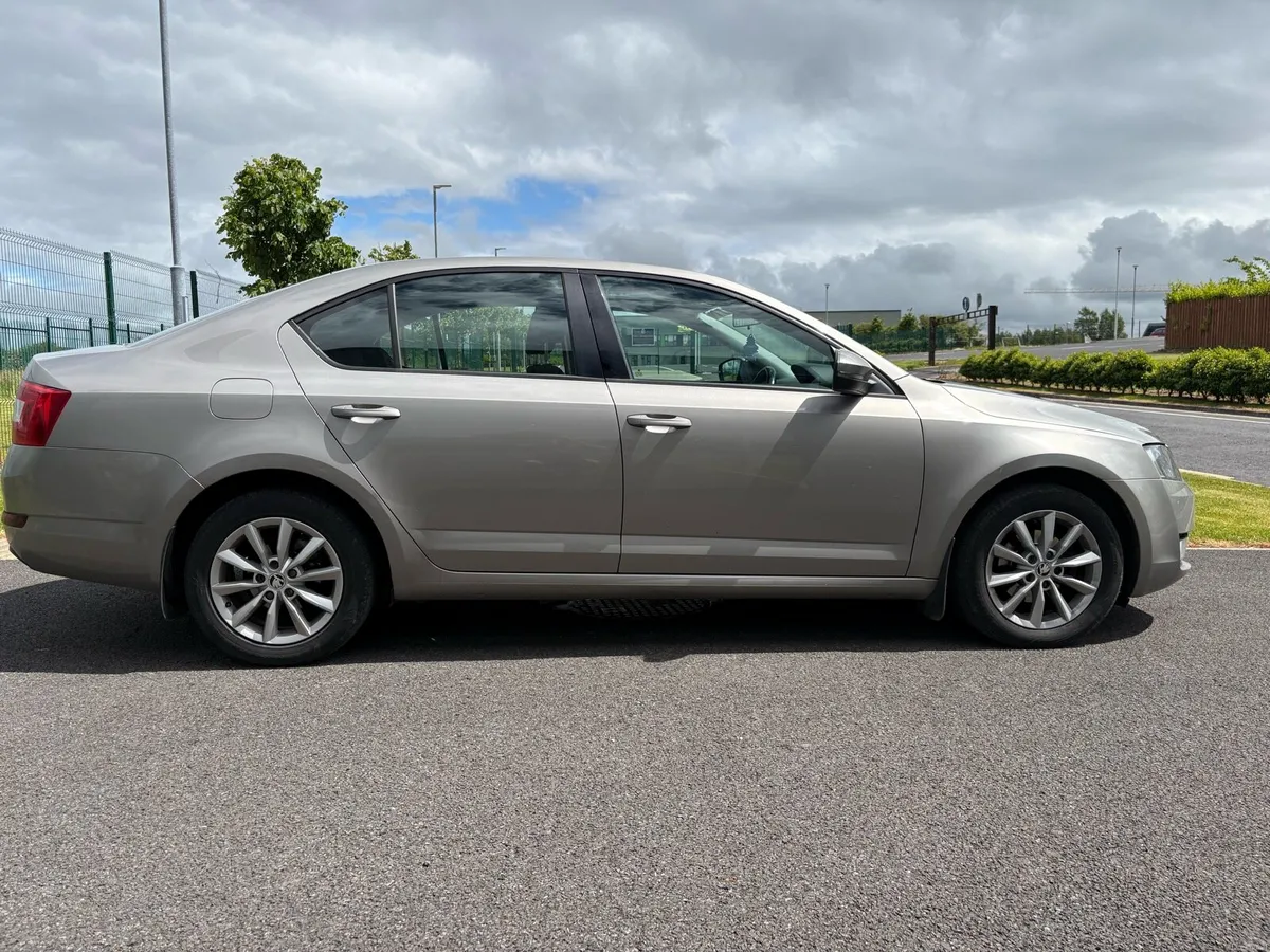2016 Skoda Octavia 1.6 Diesel - Image 2