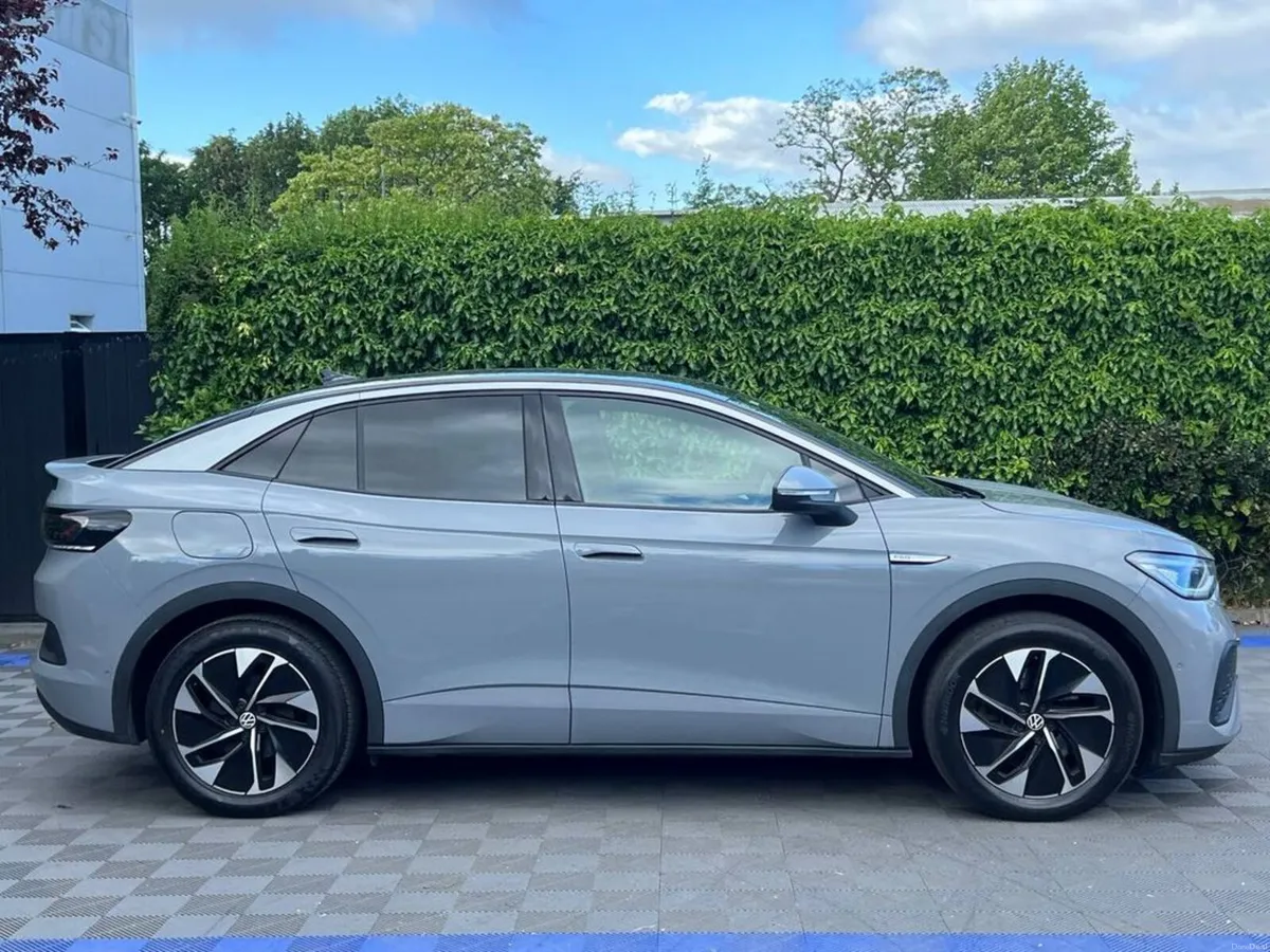 Volkswagen ID.5 PRO BUSINESS 77KWH // 19" DIAMOND - Image 2