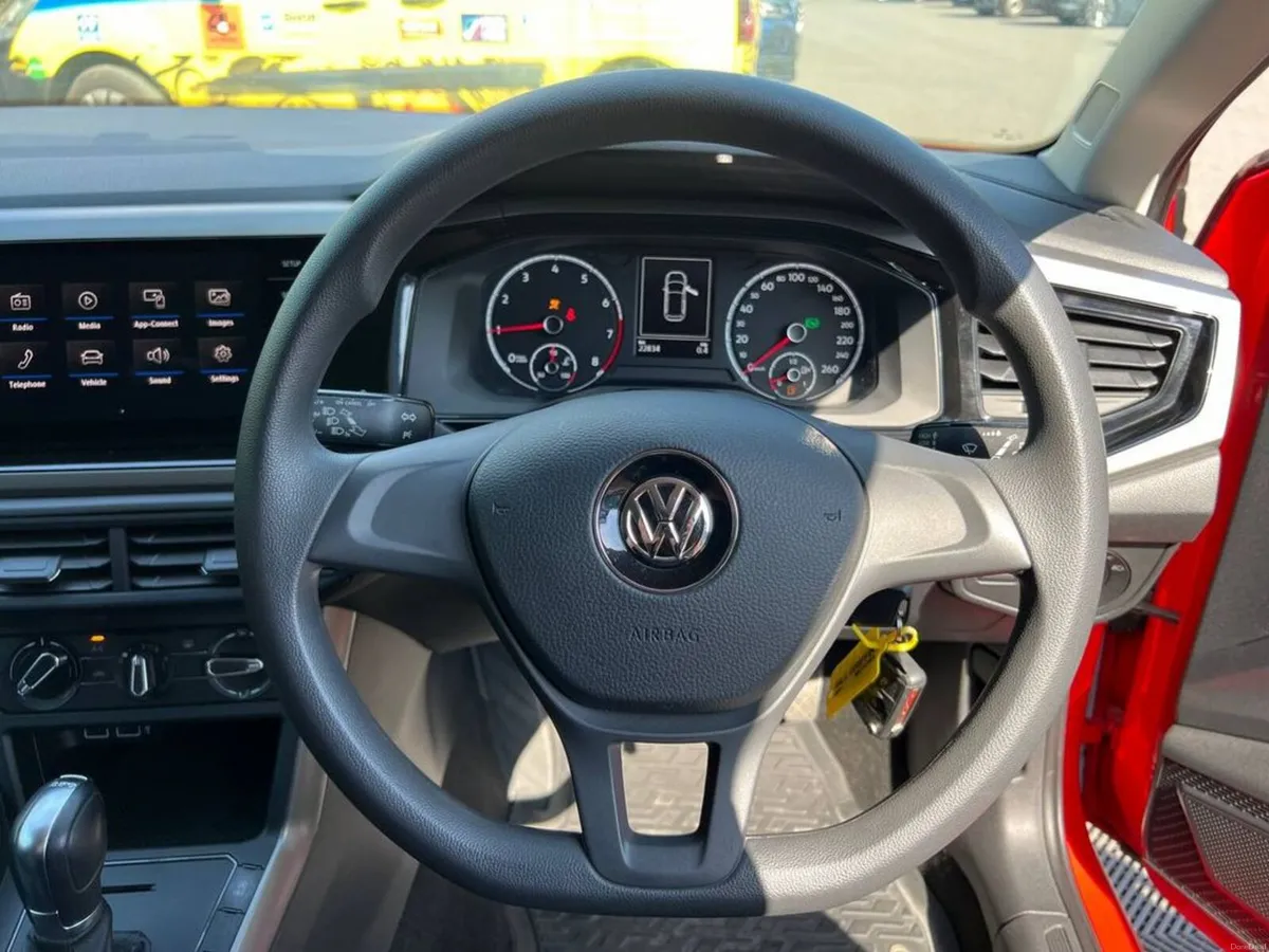 Volkswagen Polo 1.0 TSI AUTO // VERY LOW MILEAGE / - Image 4