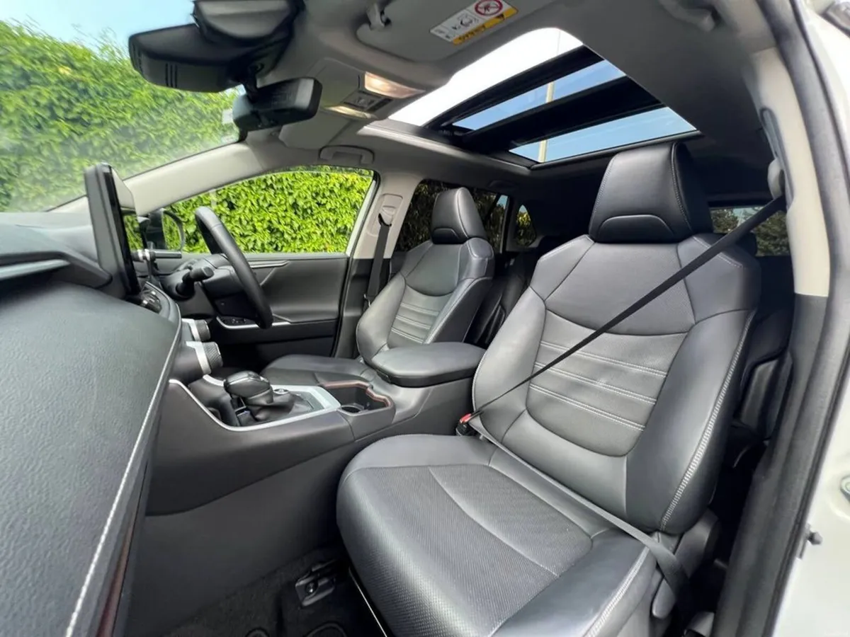 Toyota RAV4 G EDITION 2.5 HYBRID AUTO // OPENING P - Image 2
