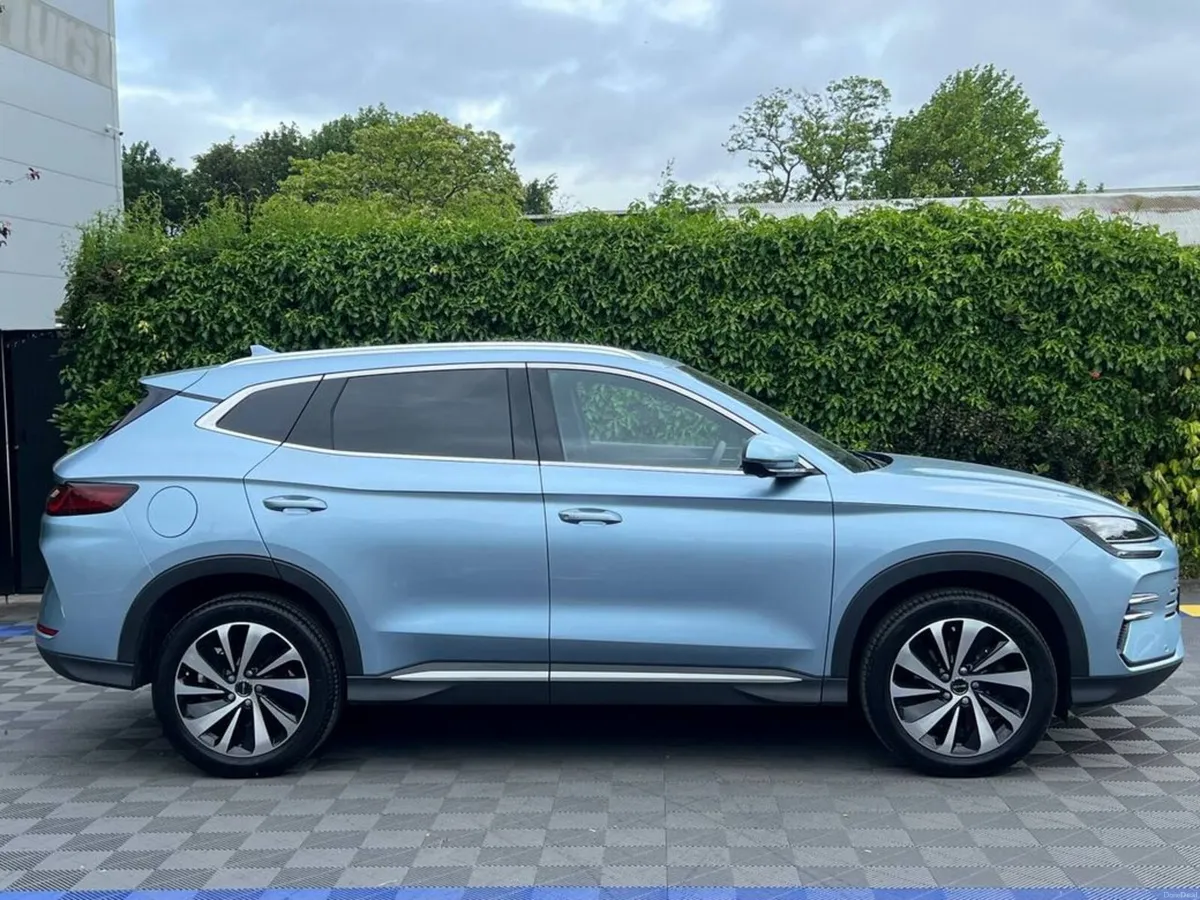 BYD SEAL U COMFORT DM-I 1.5 HYBRID ** HUGE SPEC ** - Image 3
