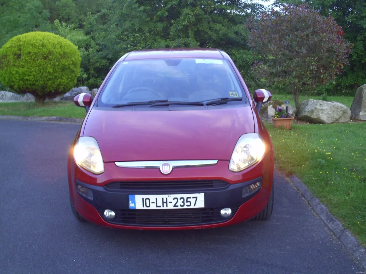 Fiat Punto 2010 - Image 2