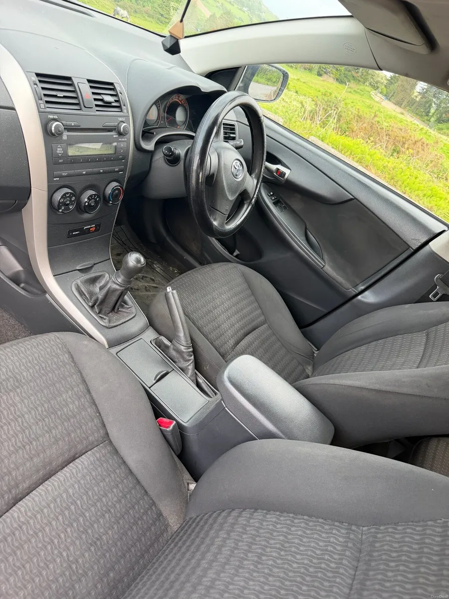 Toyota Corolla low miles tax & test - Image 4
