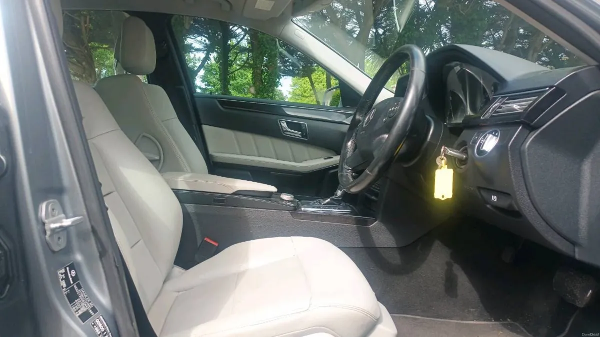 Mercedes Benz E-Class CDI MINT - Image 3