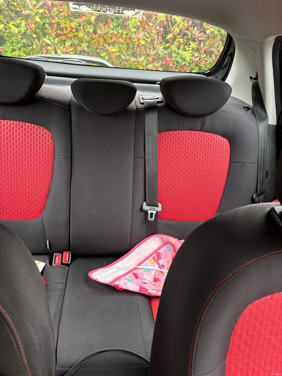 Car - Image 3