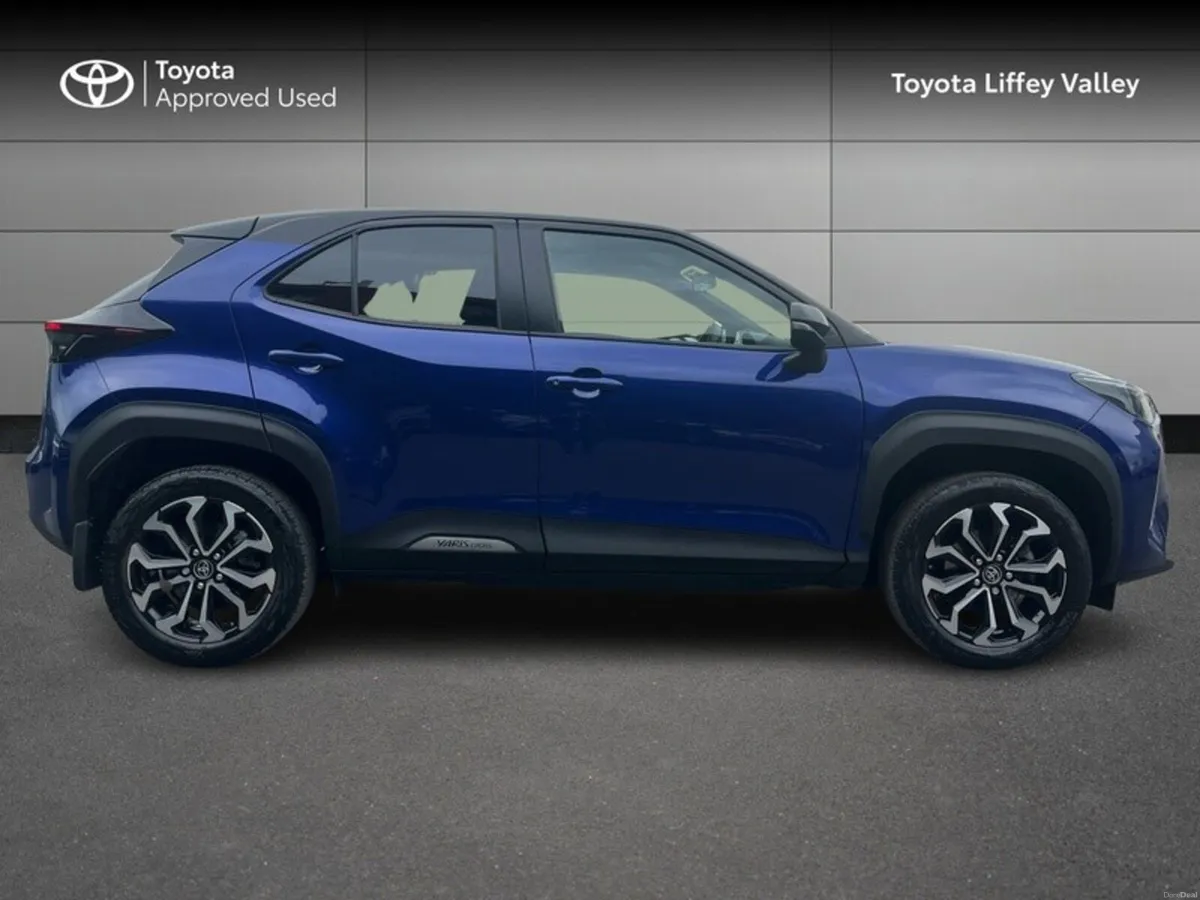 Toyota Yaris Cross YARIS CROSS LUNA SPORT - Image 3