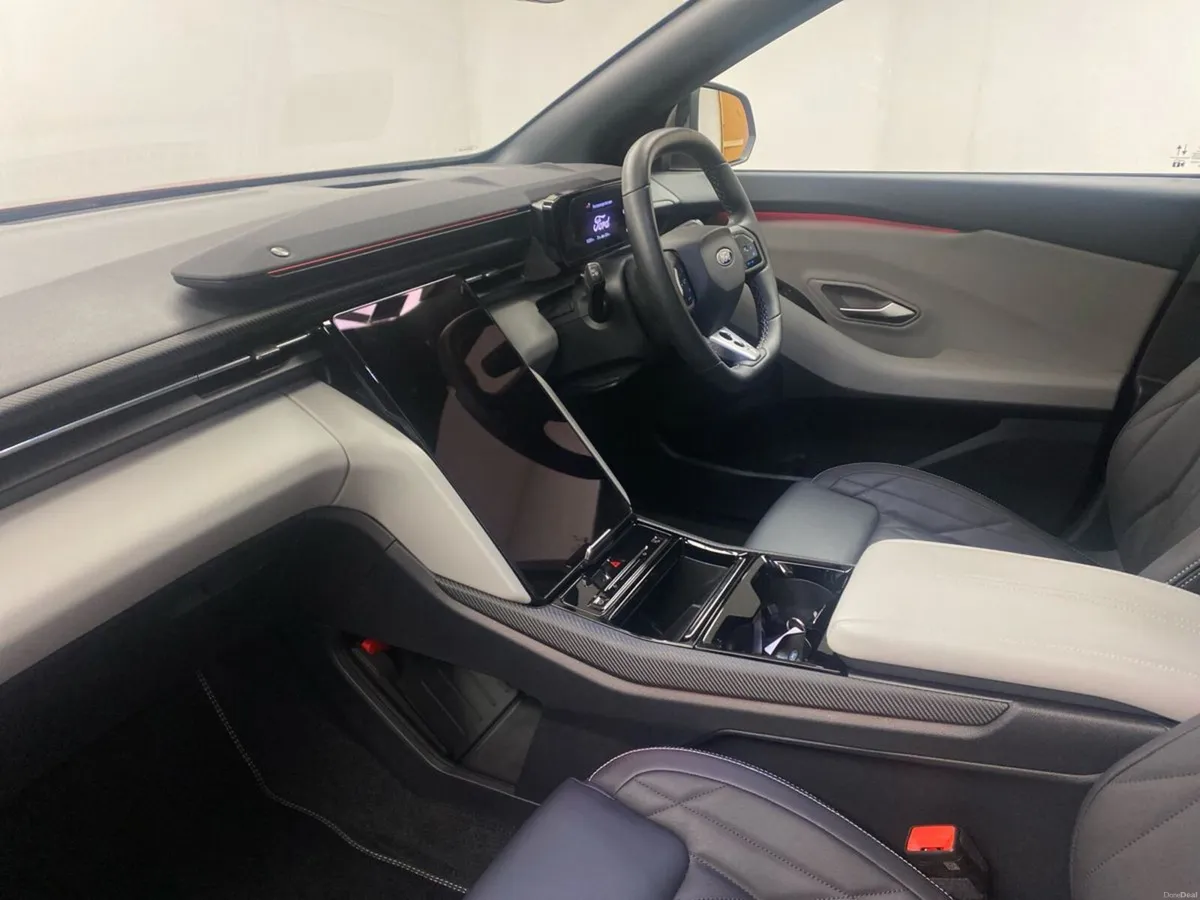 Ford Capri Premium Ext Range 79kWh Auto - Image 3