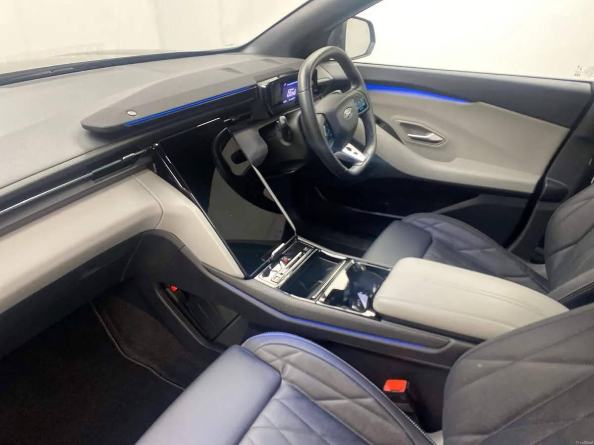 Ford Capri Premium Ext Range 79kWh Auto - Image 2
