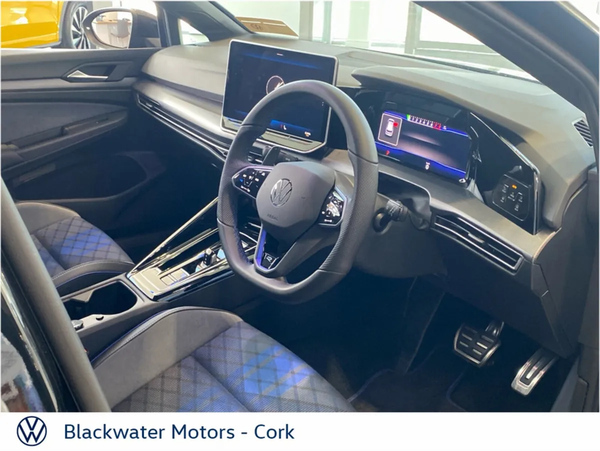 Volkswagen Golf GOLF R BLACK EDITION 2.0 TSI 333BH - Image 4