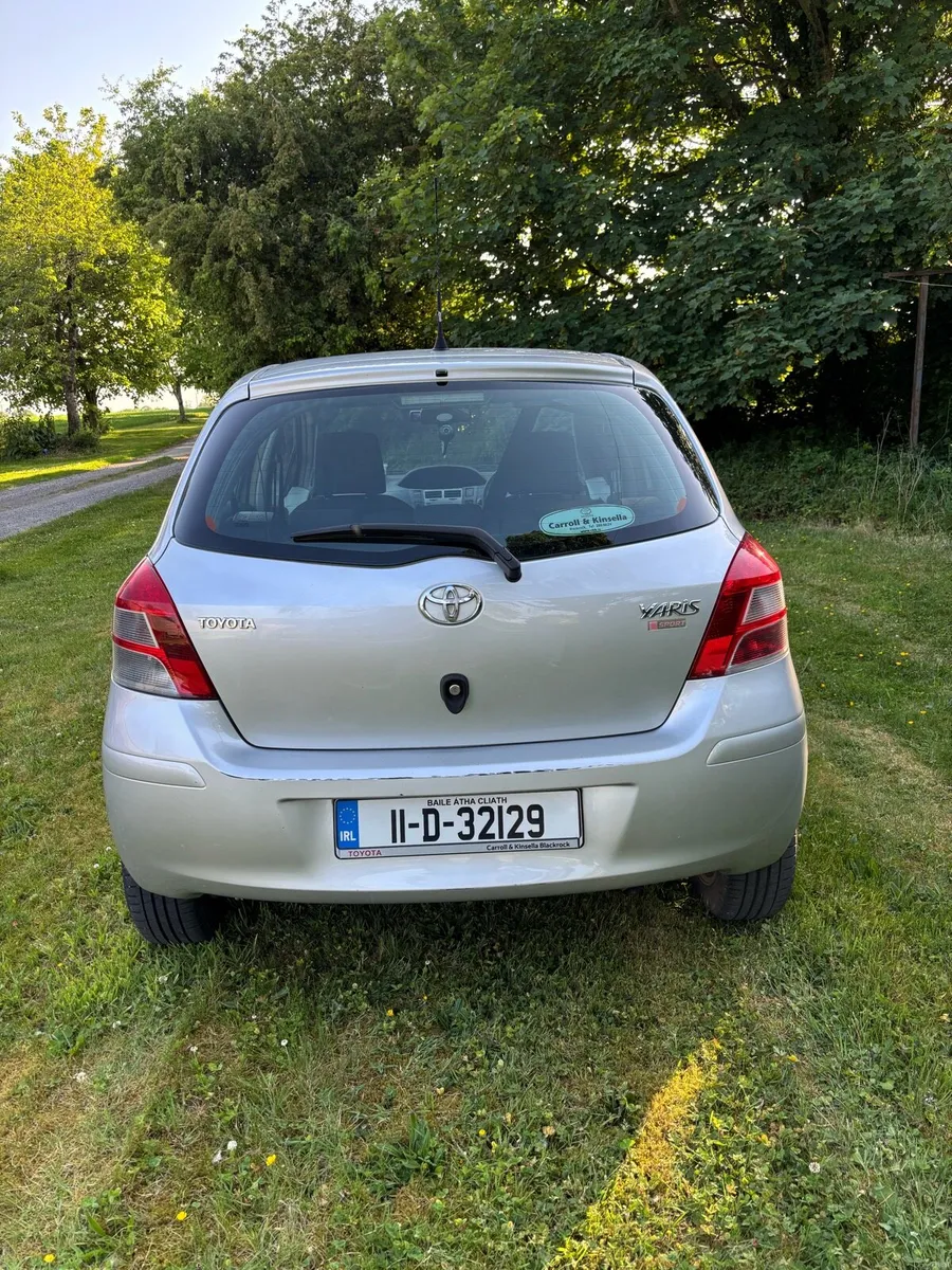 2011 Toyota Yaris - Image 2