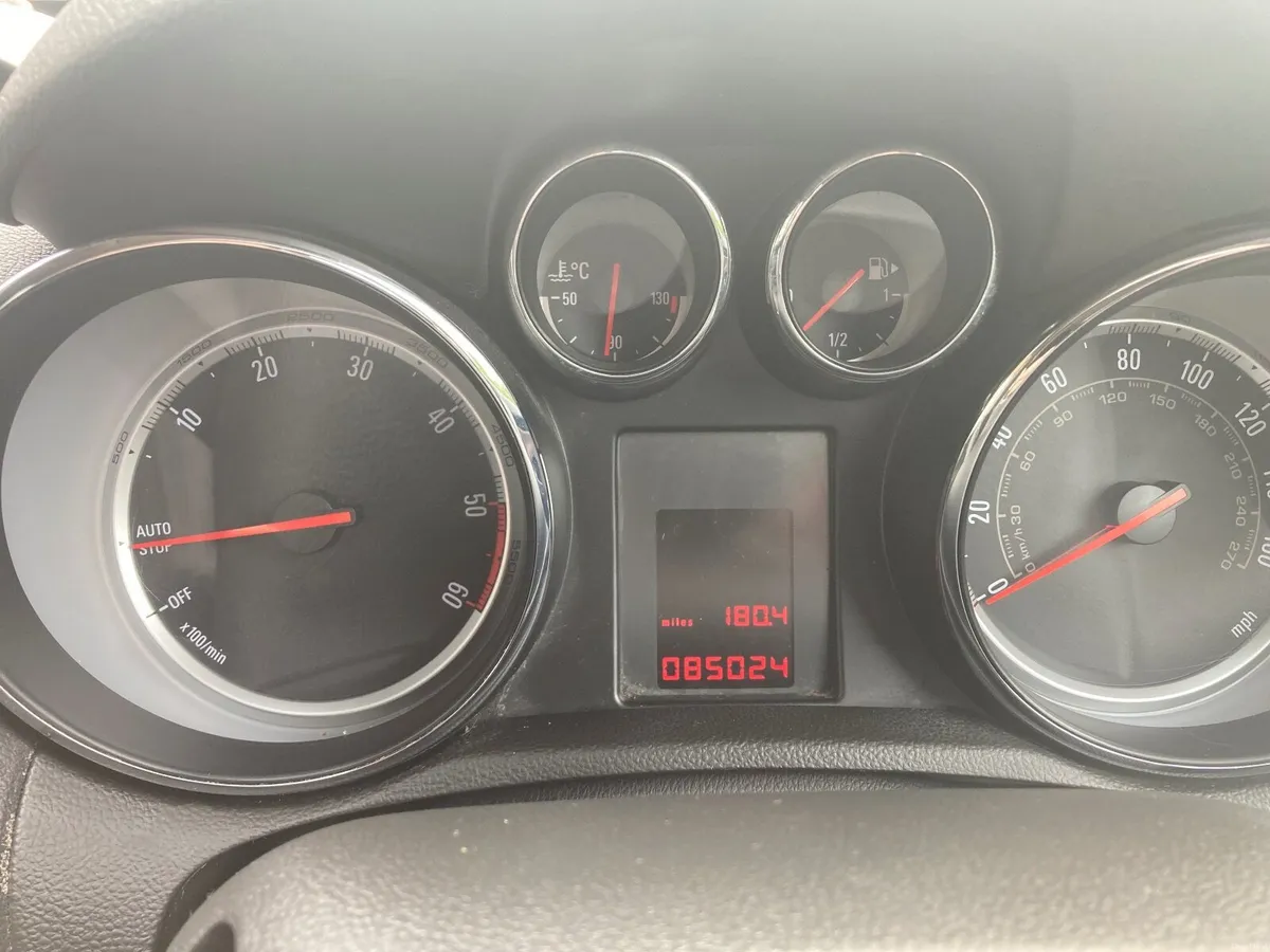 Vauxhall Mokka 2014 taxed and tested - Image 4