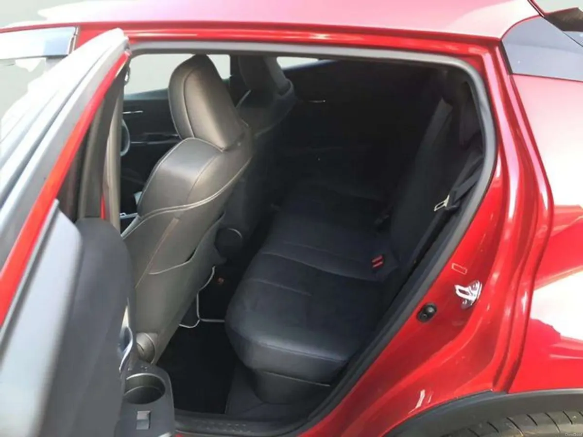 Toyota C-HR 1.8 HYBRID S GR SPORT - Image 4