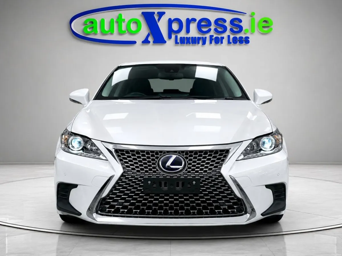 Lexus CT 1.8 Hybrid, Ultra Low mileage, Automatic - Image 3