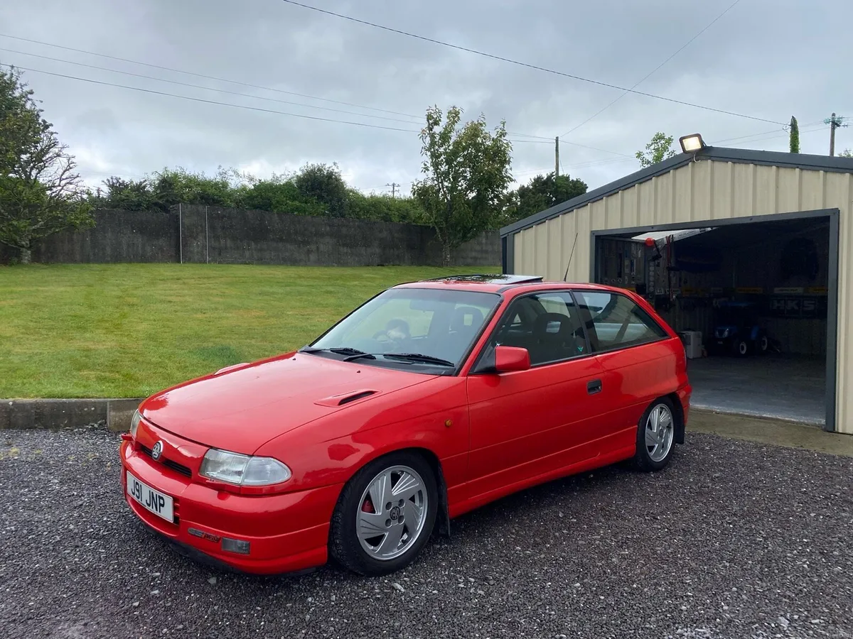Vauxhall Astra GSI - Image 3