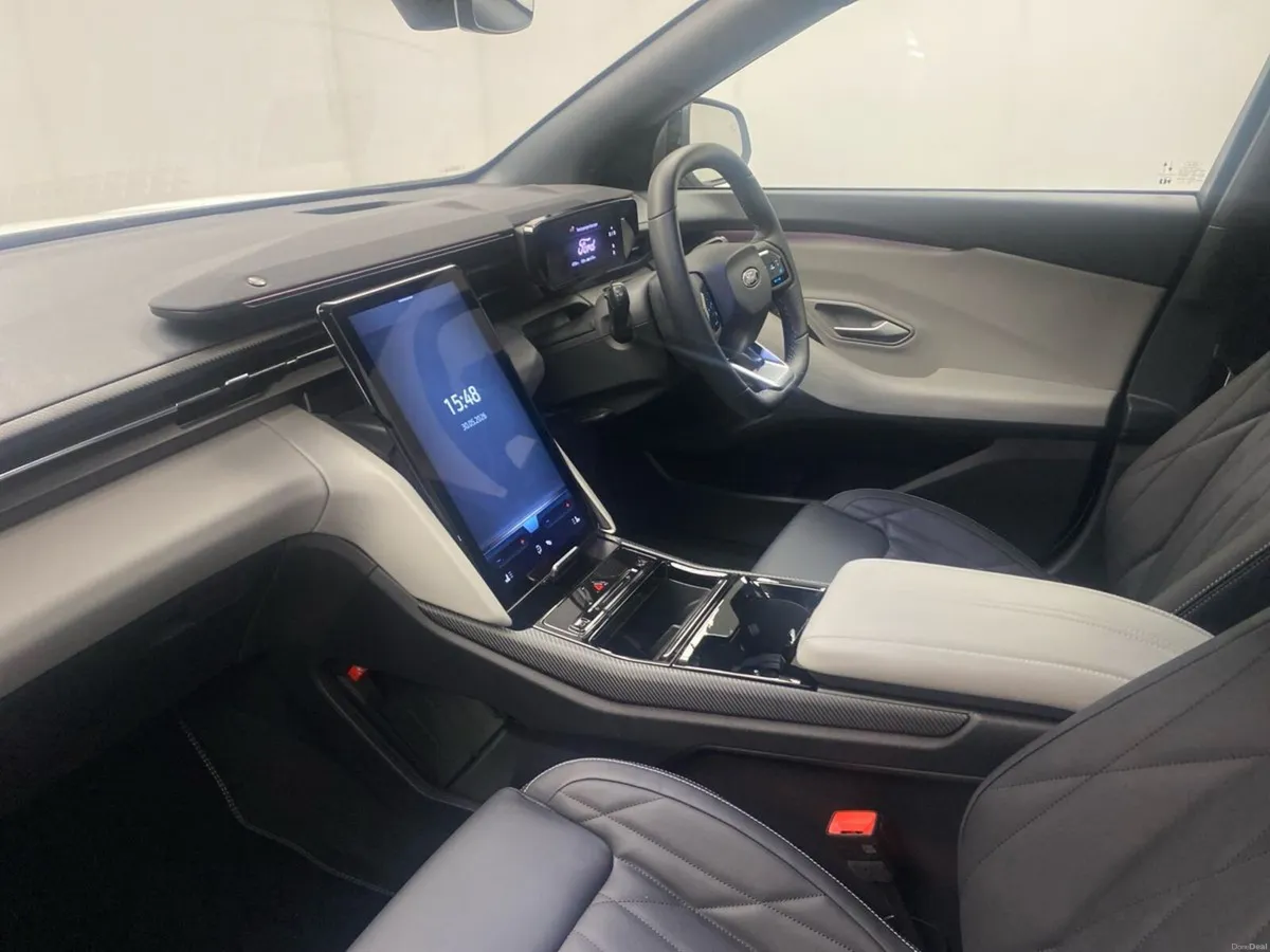 Ford Explorer Premium 77kWh Extended Range RWD - Image 3