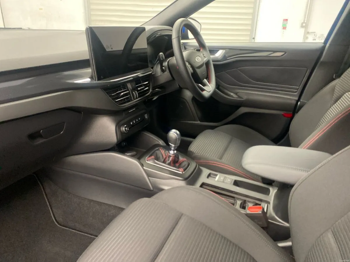 Ford Focus ST-Line 1.0 MHEV Manual - Image 3