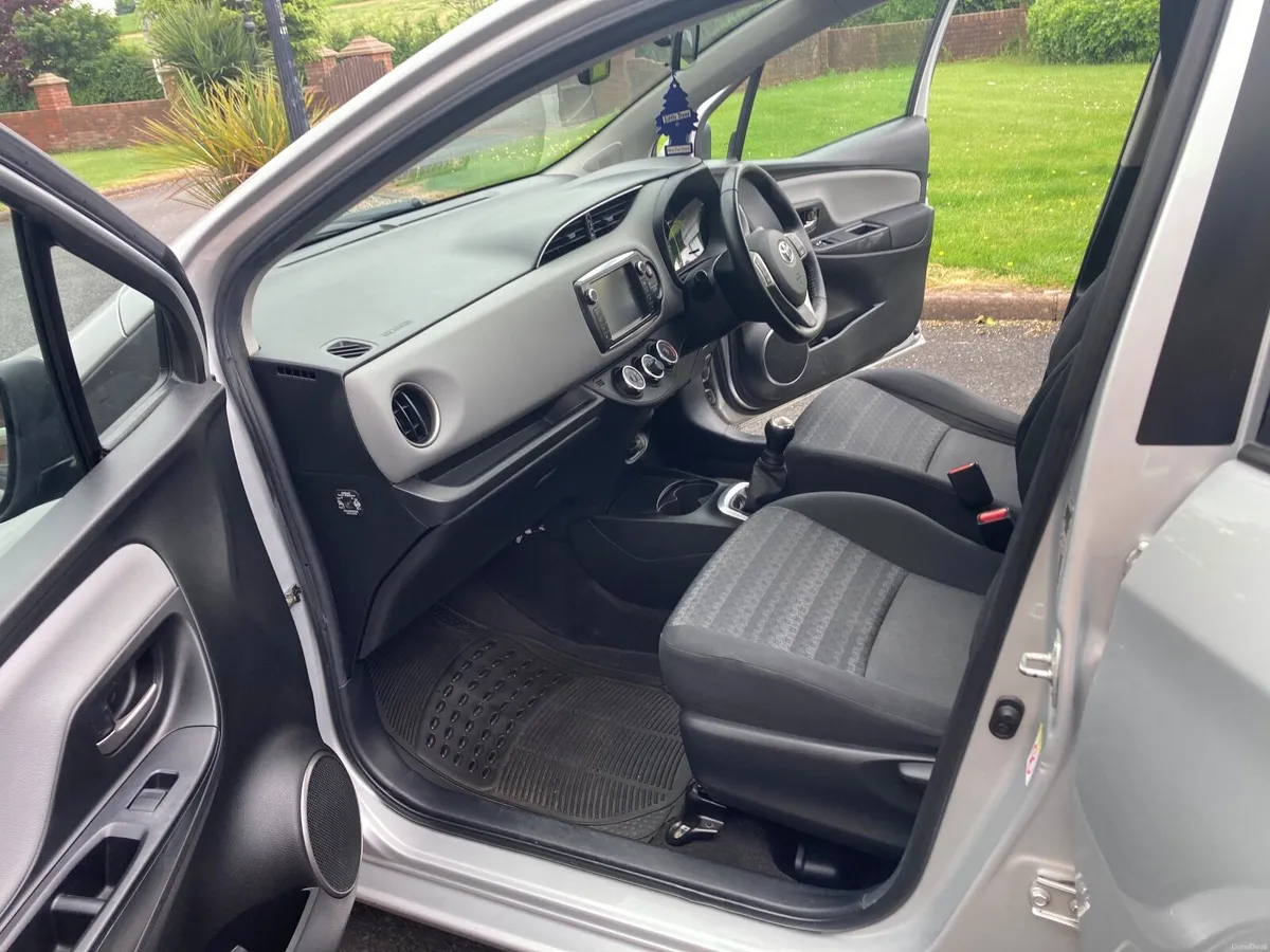 Toyota Yaris 2016 - Image 3