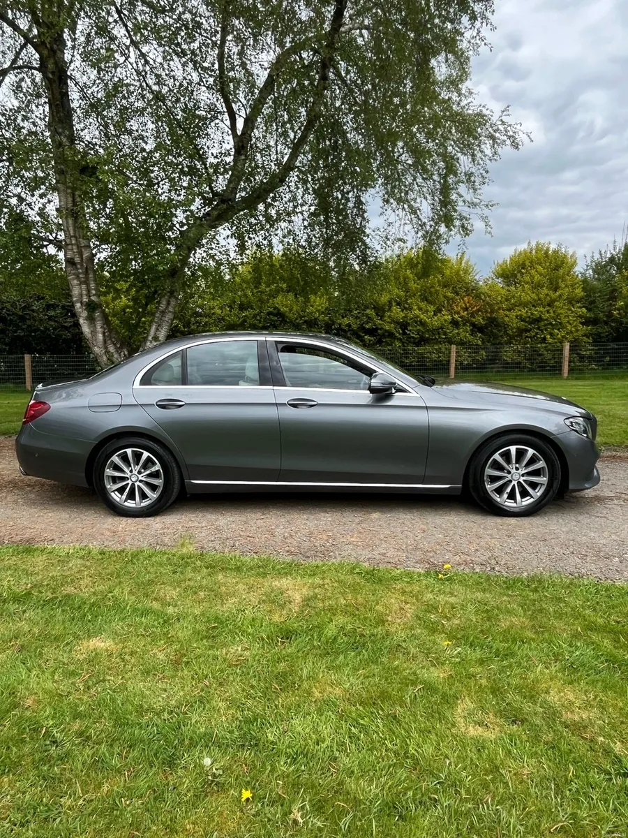 Mercedes E220d - Image 2