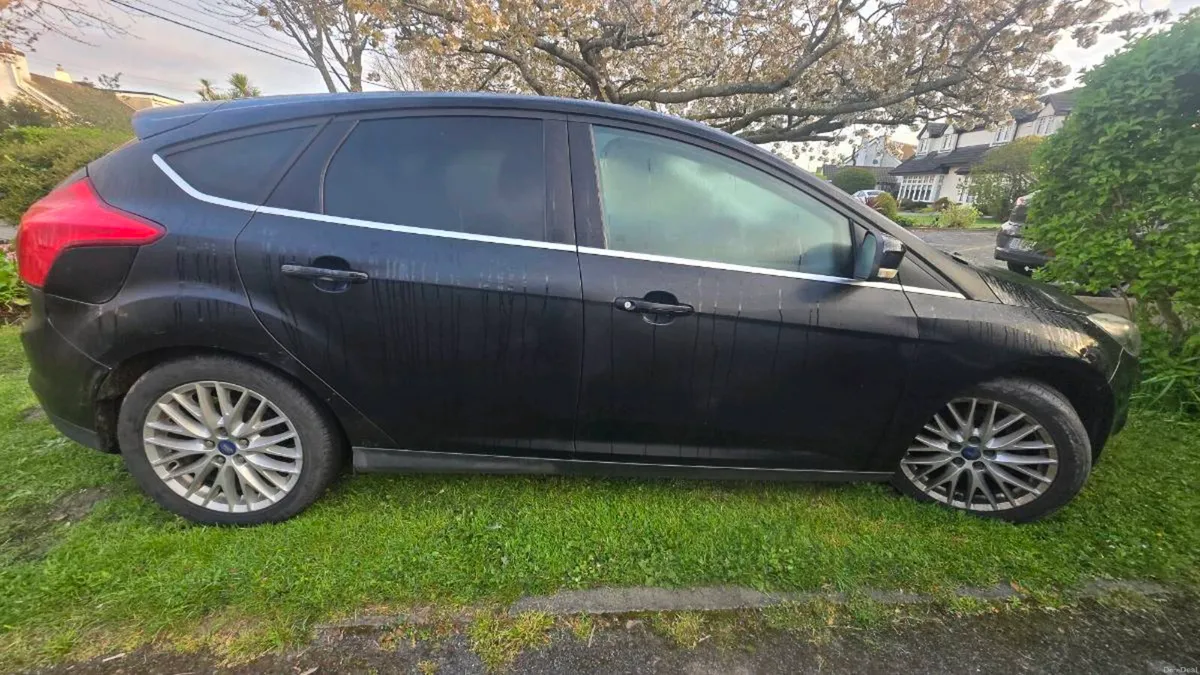 Ford Focus 2011 - Image 2