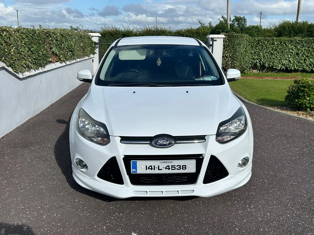Ford Focus 2014 - Image 2