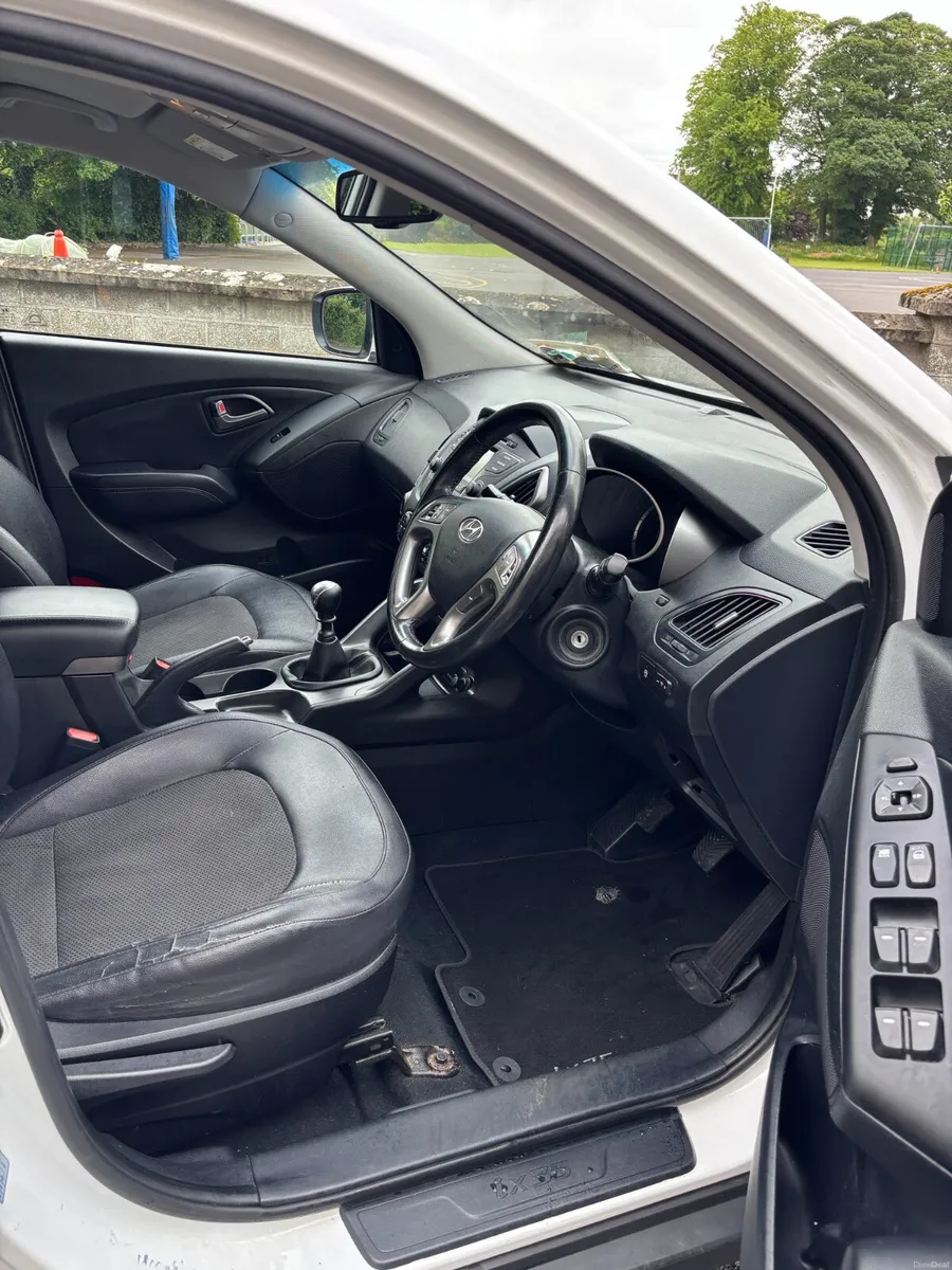 Hyundai ix35 1.7 Diesel Executive 2WD - Image 6