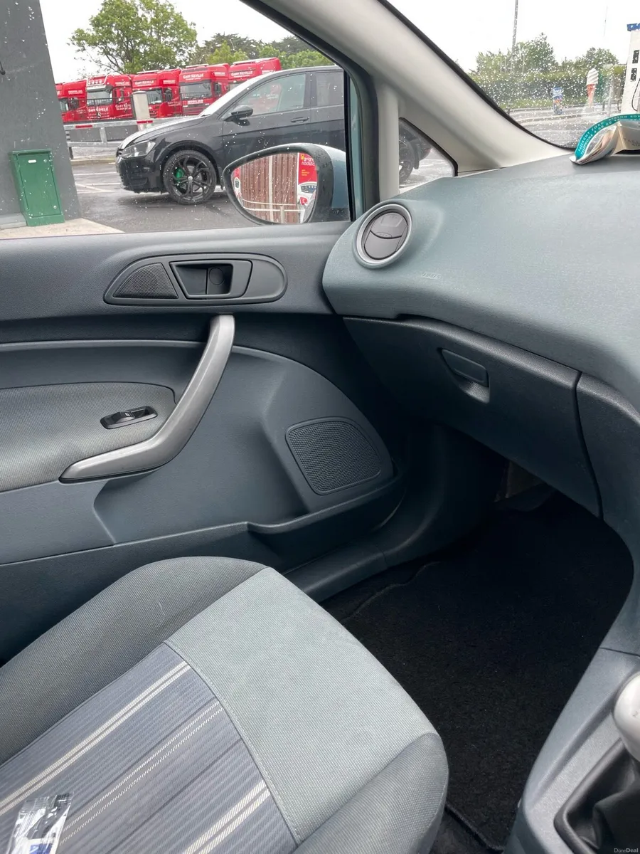 Ford Fiesta 2009 1.25 - Image 3