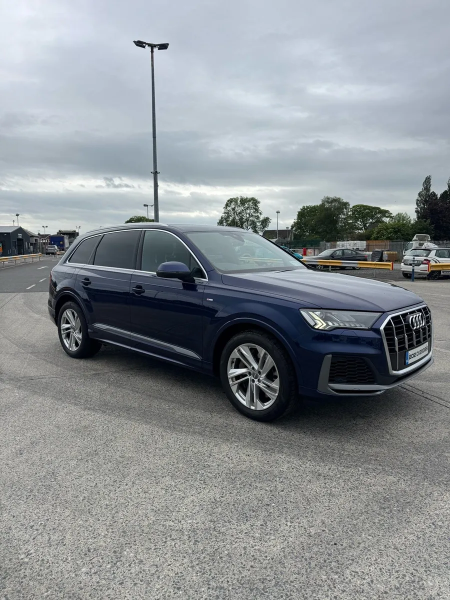 Audi Q7 55 TFSI e Quattro S Line - Image 1