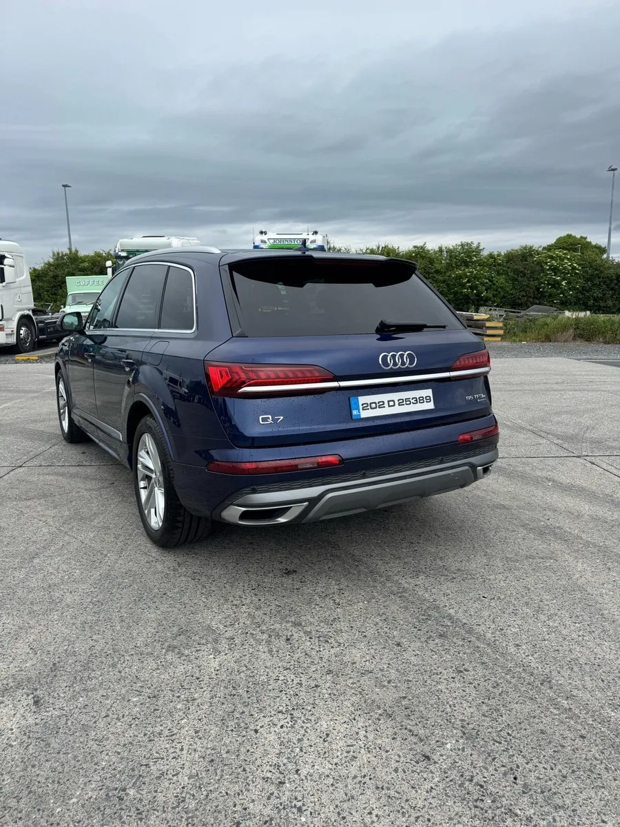 Audi Q7 55 TFSI e Quattro S Line - Image 4