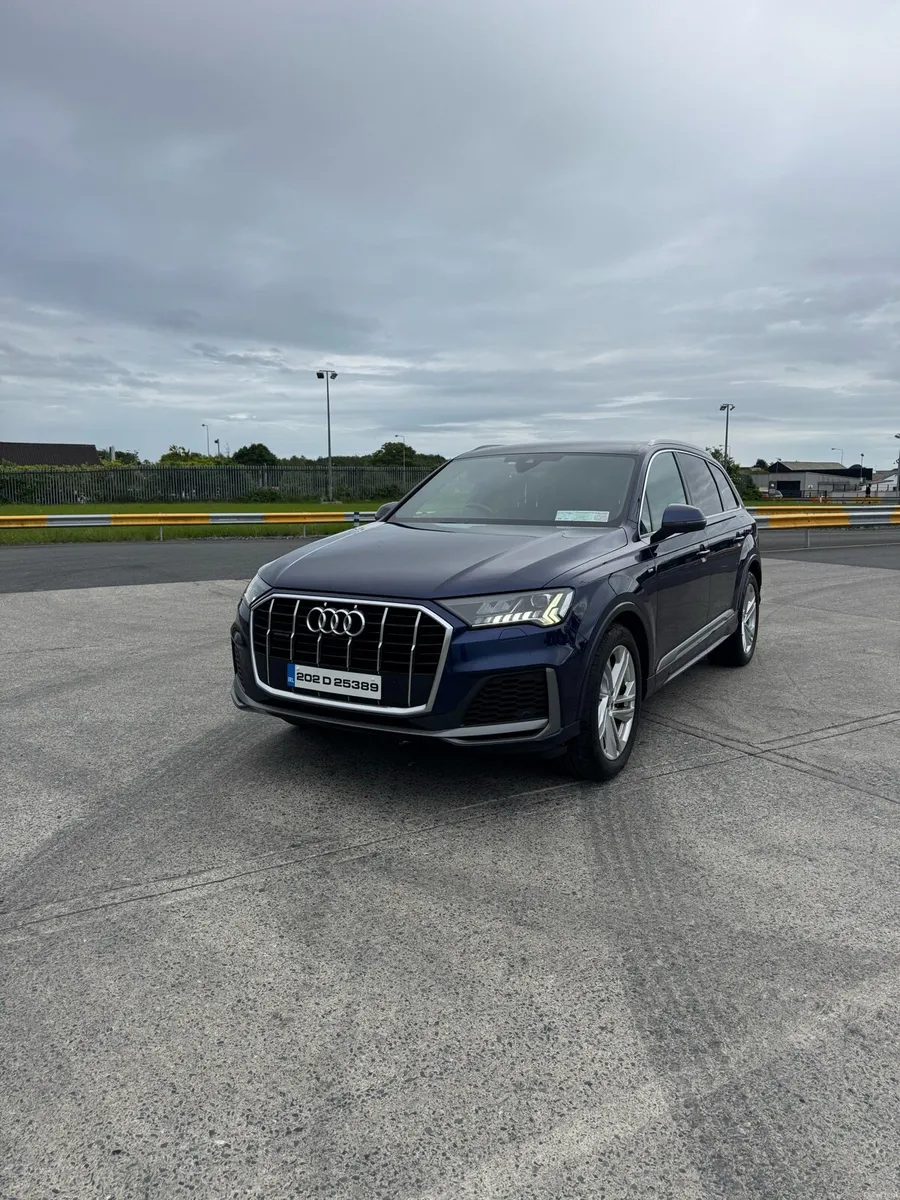 Audi Q7 55 TFSI e Quattro S Line - Image 2