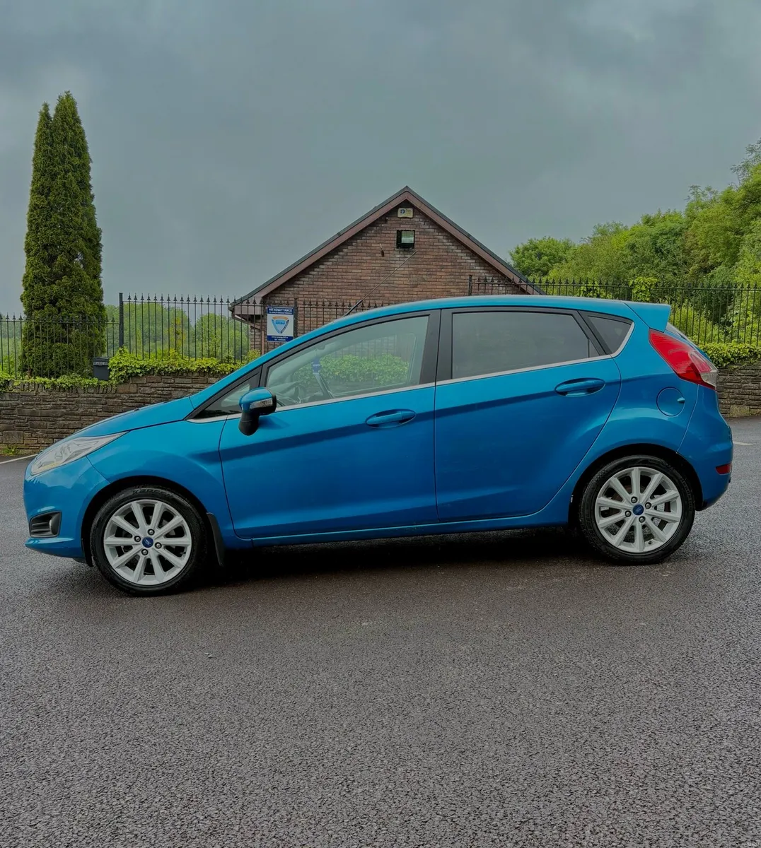 Ford Fiesta - Image 2