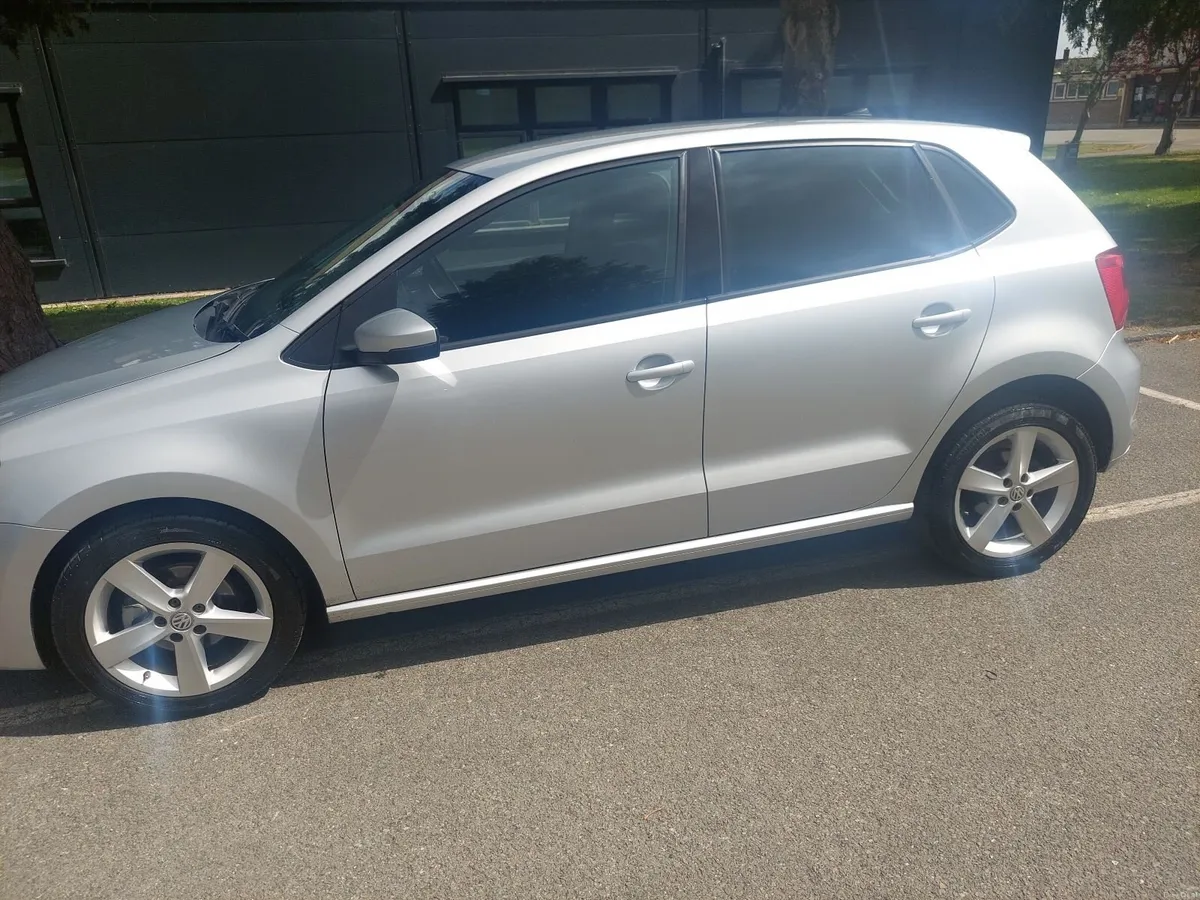 Car - Image 1