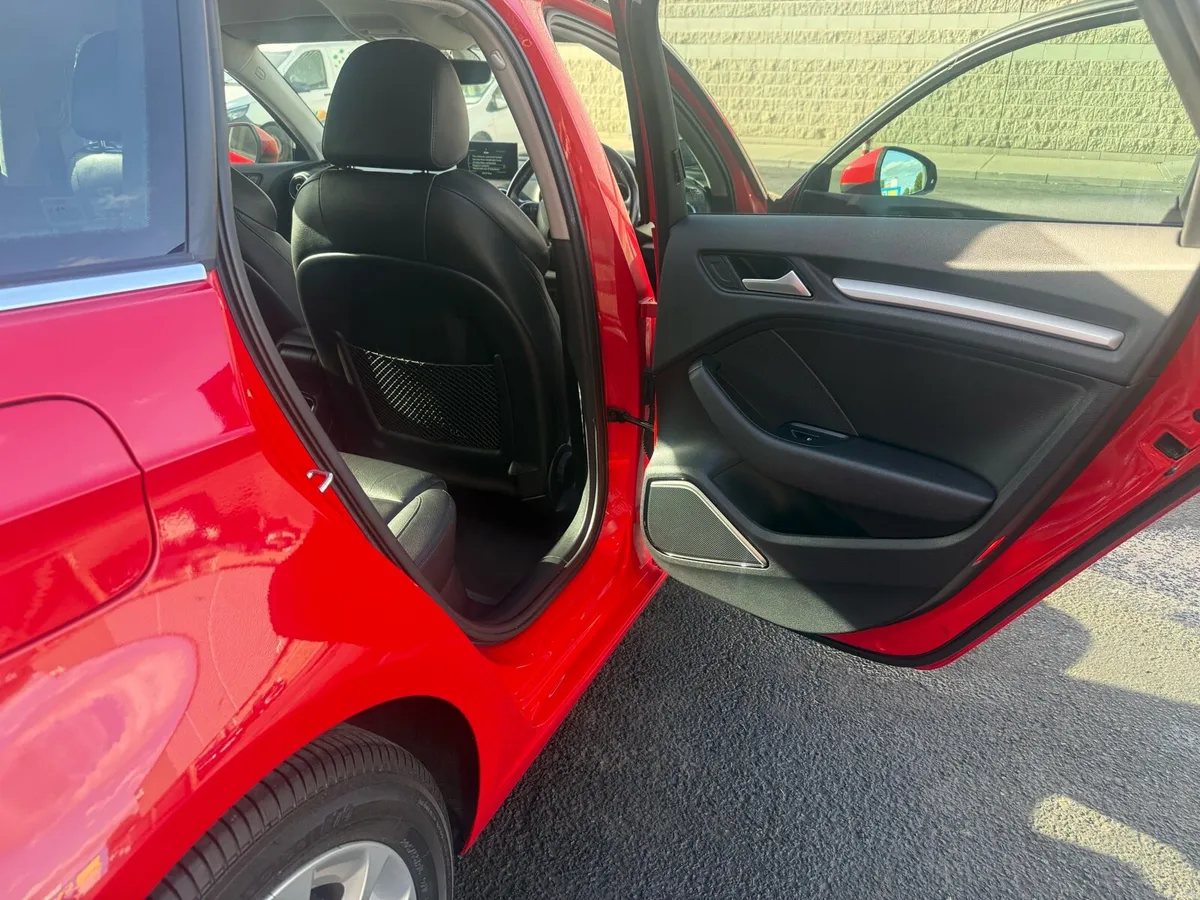 Car - Image 4