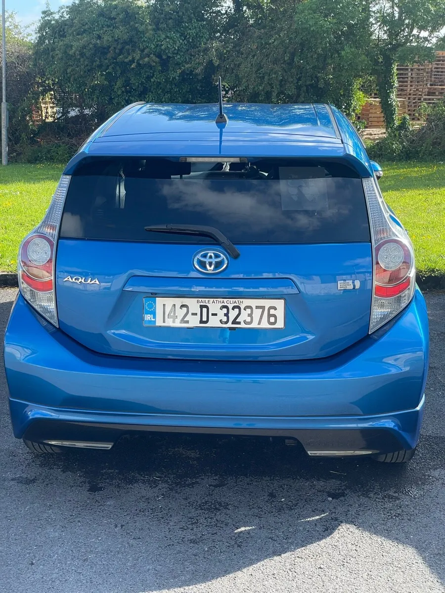 Car - Image 2