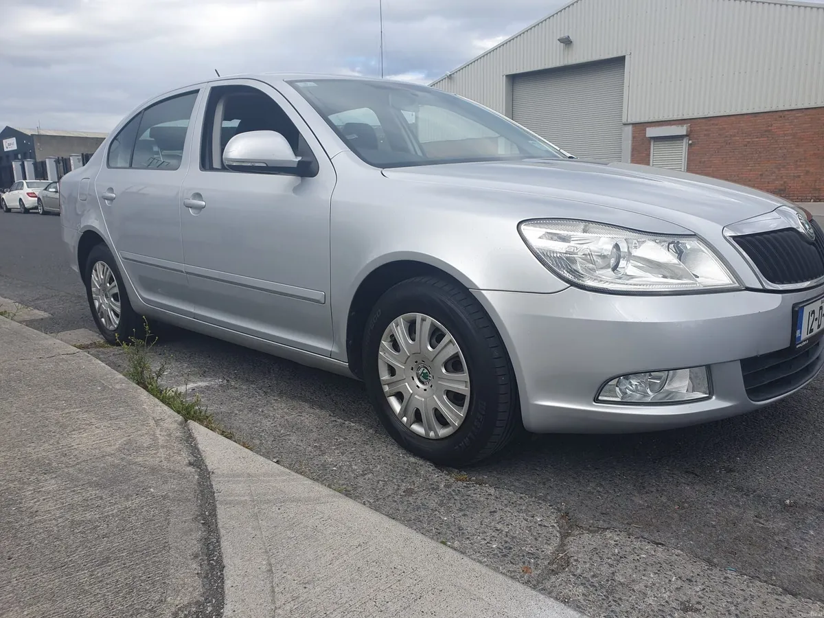 Skoda Octavia Automatic NCT 05/27 Low kms - Image 3