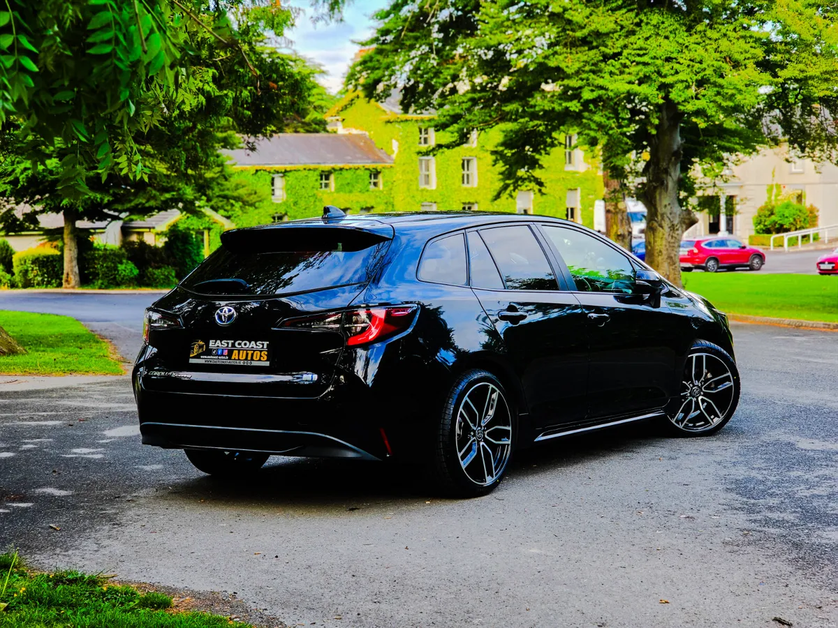 2021 Toyota Corolla Touring 1.8 Petrol Hybrid Auto - Image 3