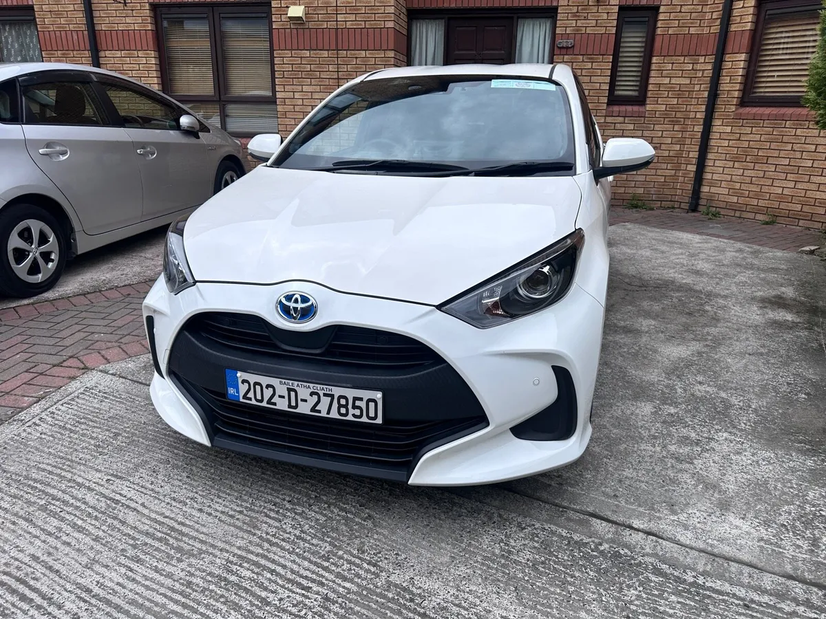 Toyota Yaris 2020 Hybrid - Image 2