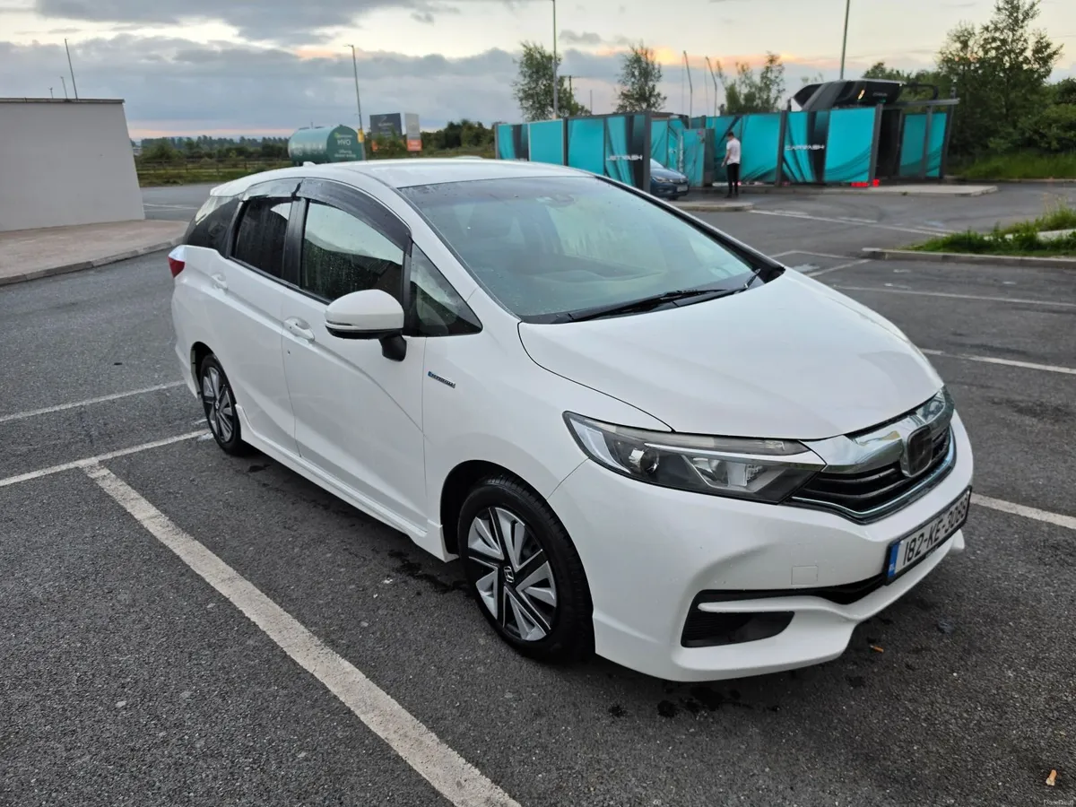 Honda Shuttle Hybrid 1.5 L 2018 - Image 1